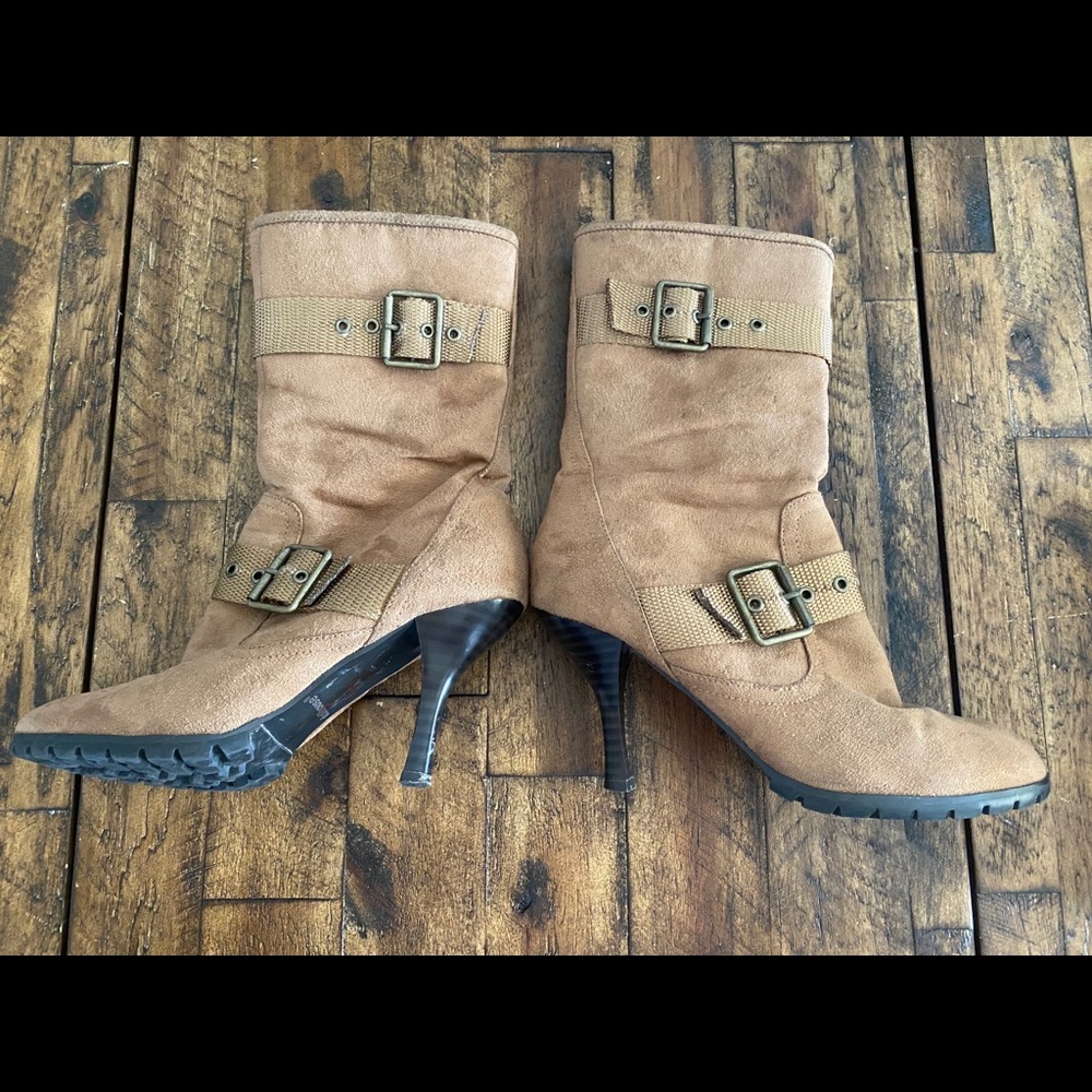 BRAND NEW Boots with small Heel With Straps